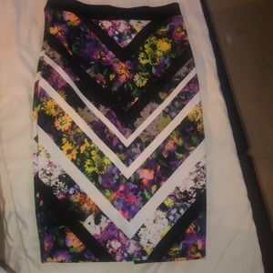 Floral print pencil skkrt
